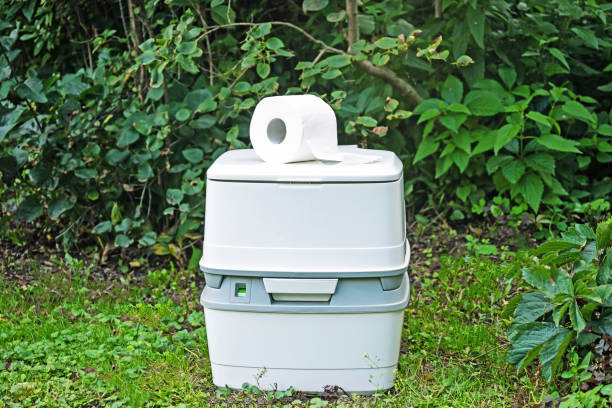 Best Portable bathroom rental  in Bellefontaine Neighbors, MO